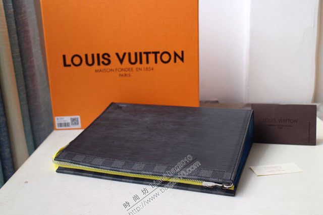 lv手包 M67899 Pochette Voyage中號手袋 lv男士手拿包  lvqb1254